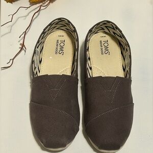 TOMS Women's Dark Brown Canvas Flats